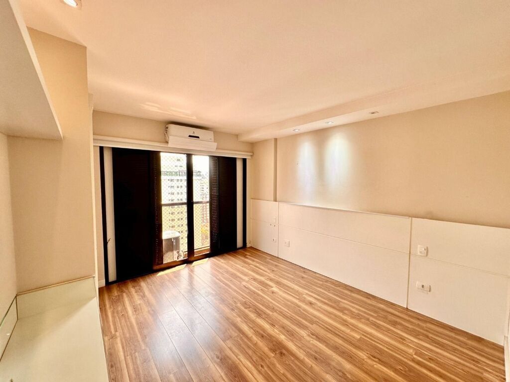 Apartamento à venda com 3 quartos, 150m² - Foto 57