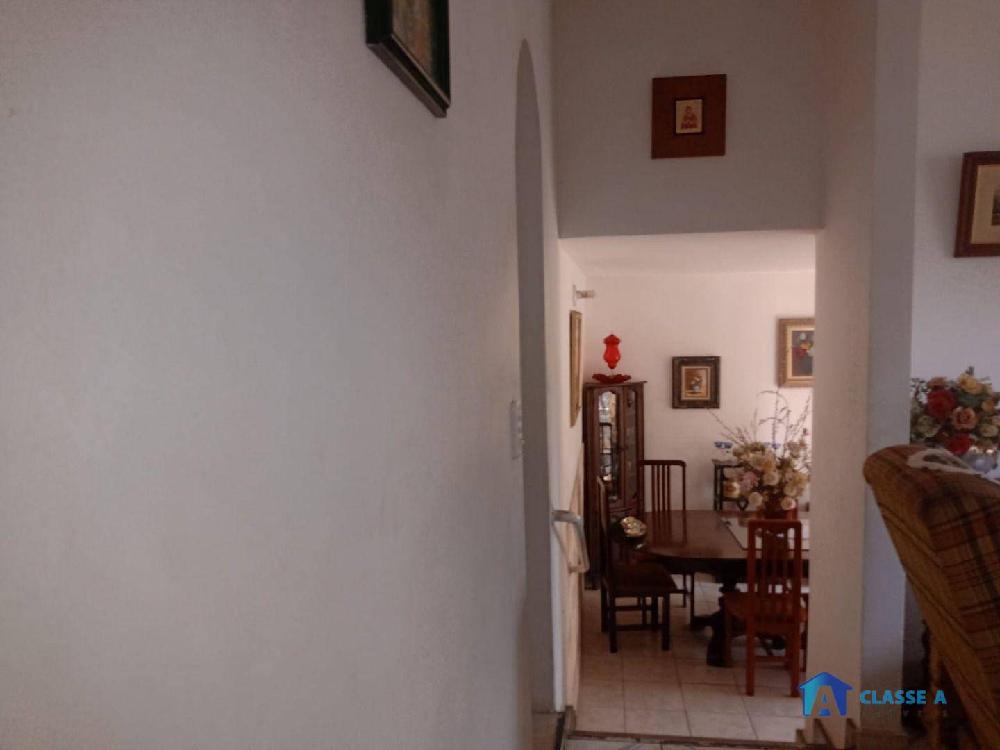 Casa à venda com 5 quartos, 209m² - Foto 11