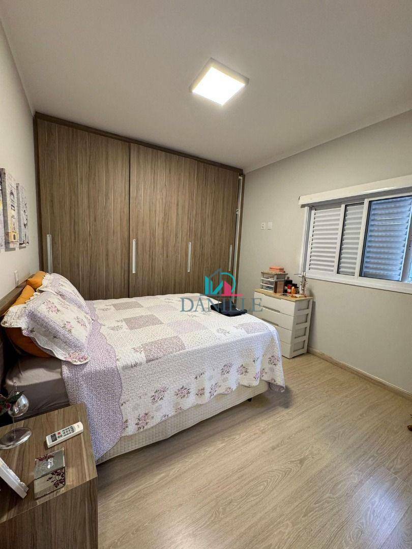 Casa de Condomínio à venda com 4 quartos, 328m² - Foto 18