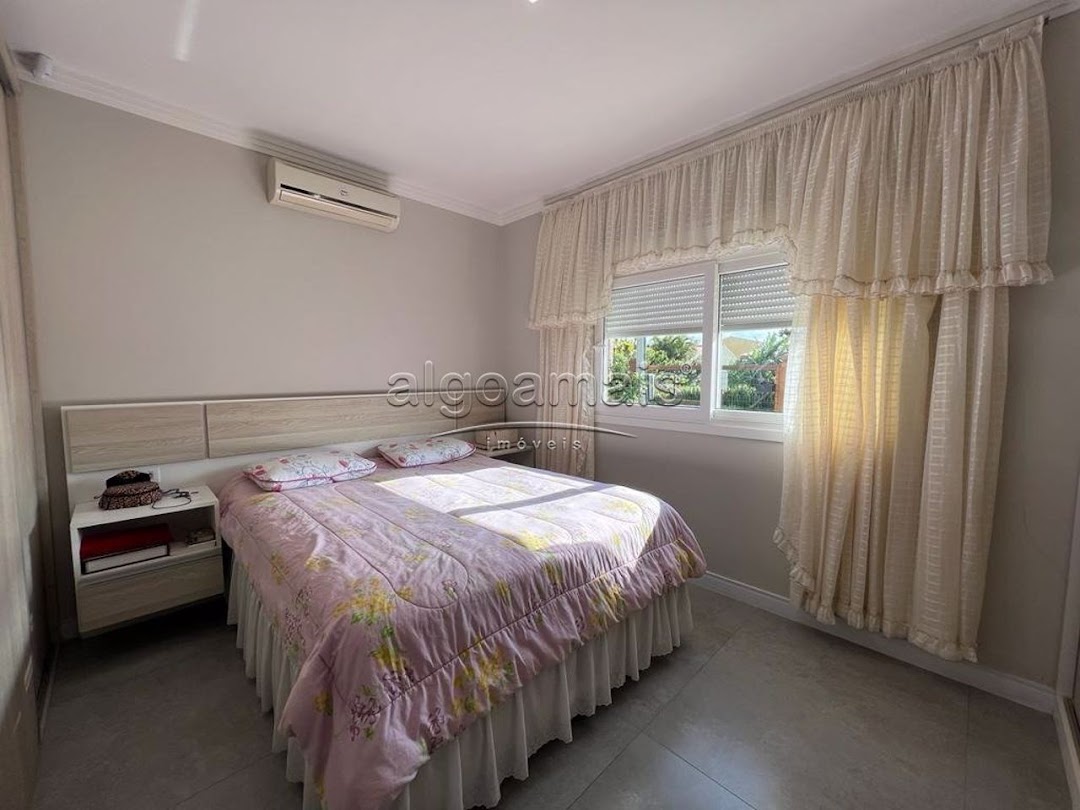 Casa à venda com 3 quartos, 12m² - Foto 12