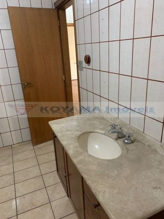 Apartamento à venda com 3 quartos, 202m² - Foto 11