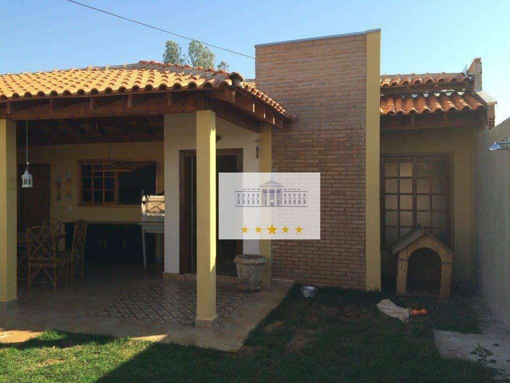 Casa à venda com 3 quartos, 136m² - Foto 2