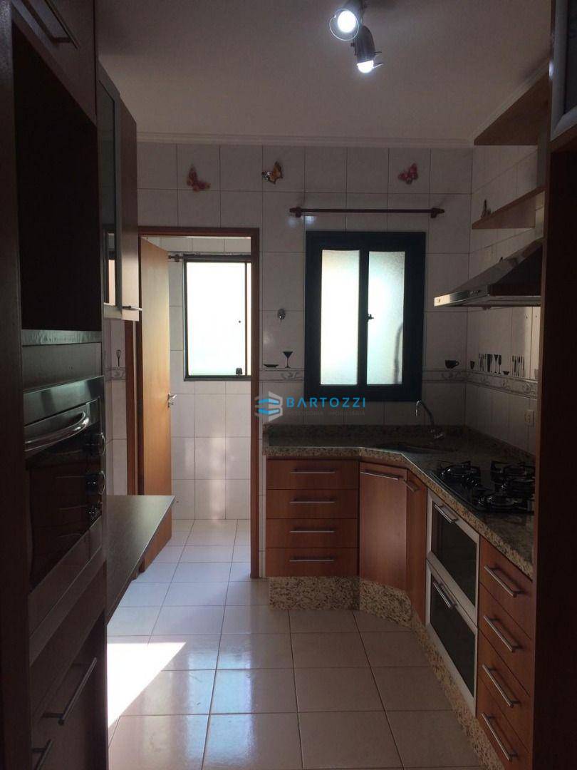 Apartamento à venda com 2 quartos, 70m² - Foto 4