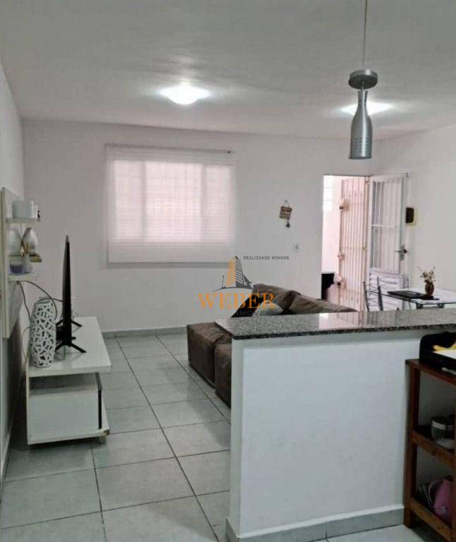 Casa à venda com 2 quartos, 180m² - Foto 1