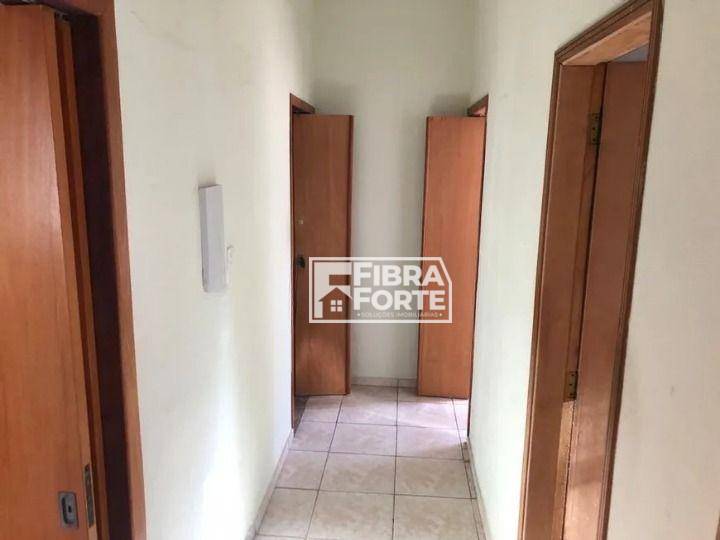 Casa à venda com 2 quartos, 100m² - Foto 3