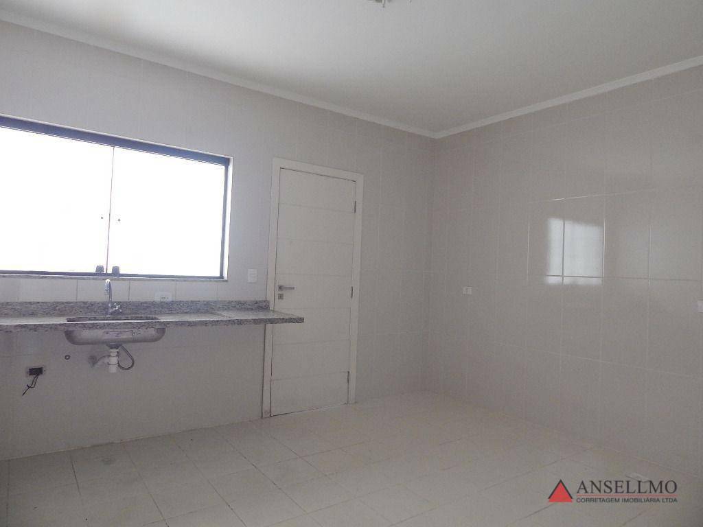 Sobrado à venda e aluguel com 3 quartos, 192m² - Foto 4