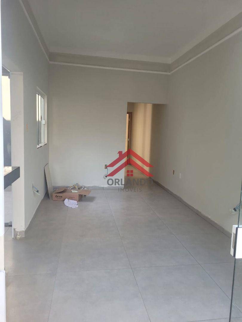 Casa à venda com 2 quartos, 70m² - Foto 1