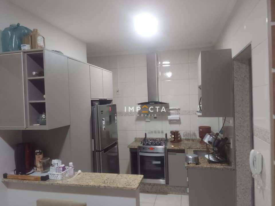 Apartamento à venda com 2 quartos, 60m² - Foto 1