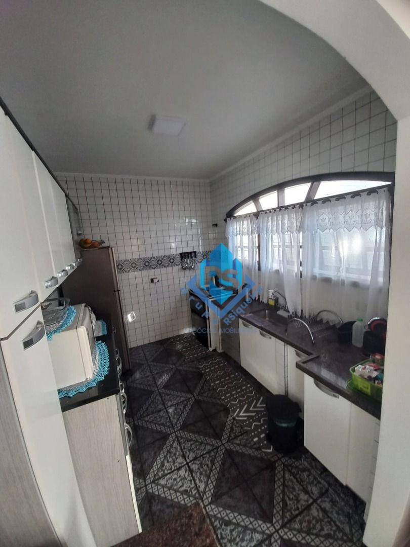 Casa à venda com 3 quartos, 250m² - Foto 15