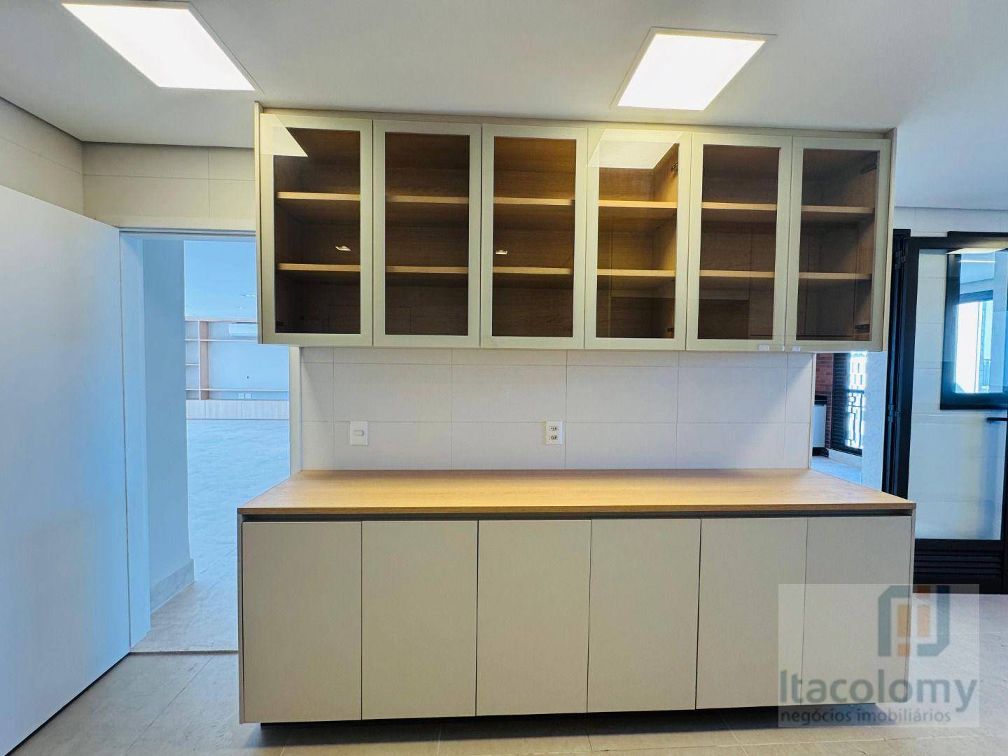 Apartamento para alugar com 3 quartos, 285m² - Foto 22