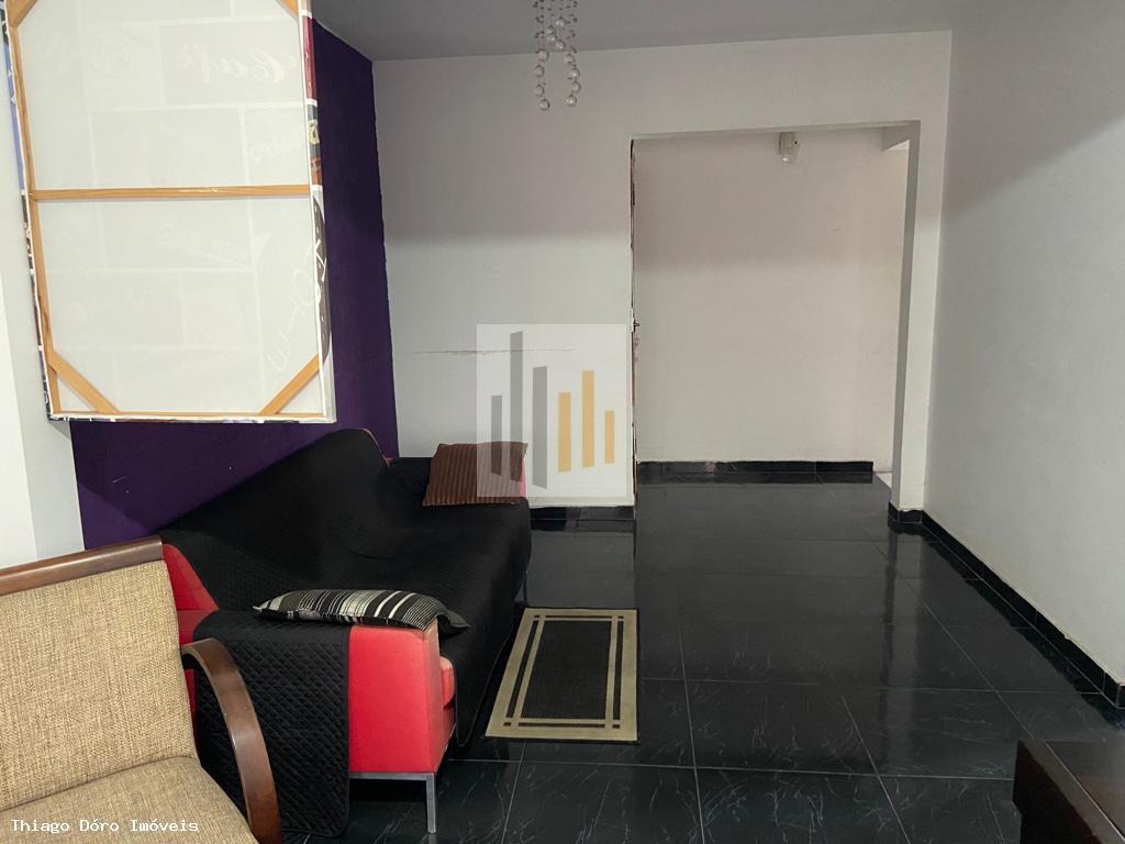 Apartamento à venda com 3 quartos, 70m² - Foto 2