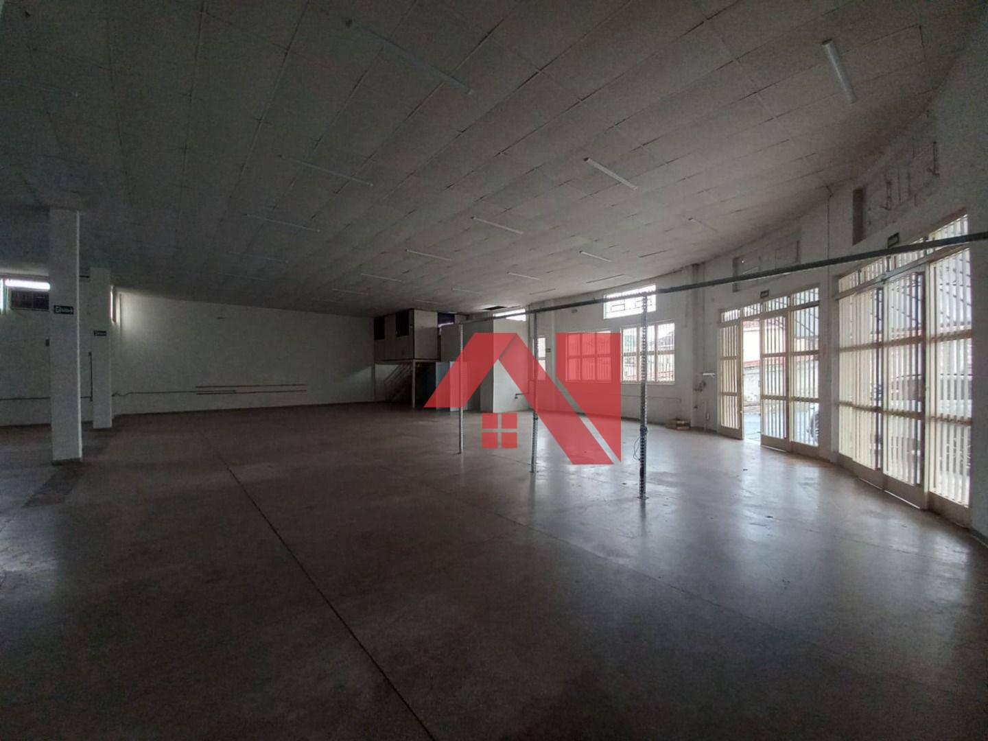 Depósito-Galpão-Armazém à venda e aluguel, 822m² - Foto 2