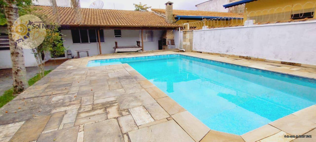 Casa para alugar com 3 quartos, 240m² - Foto 1