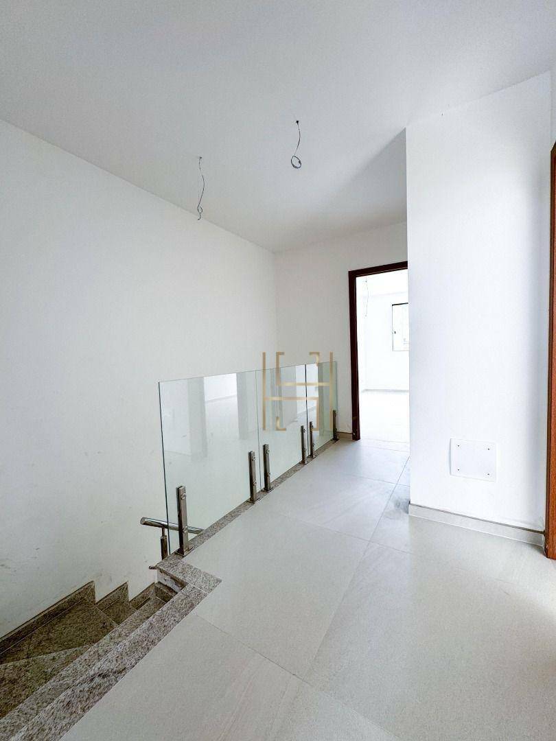 Casa à venda com 3 quartos, 150m² - Foto 4