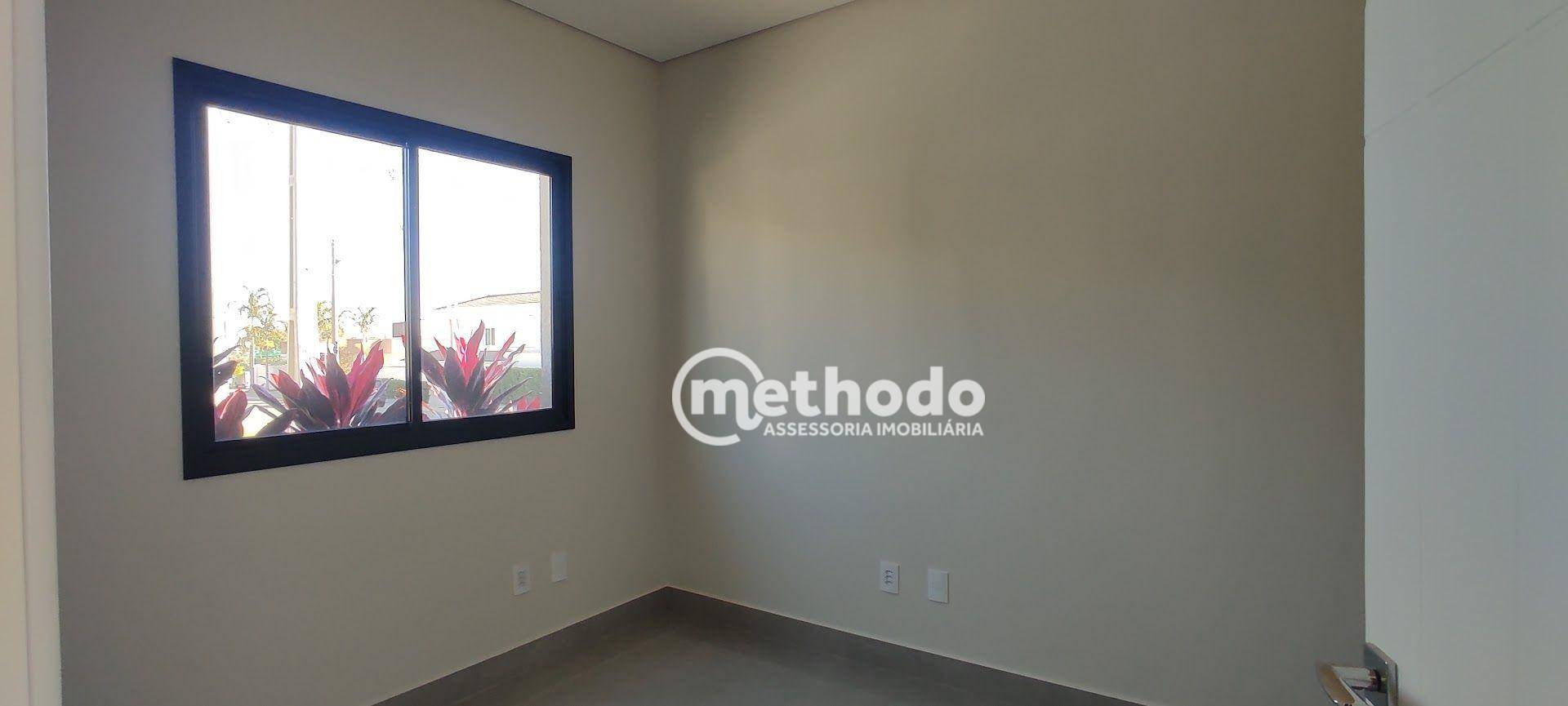 Casa de Condomínio à venda com 4 quartos, 280m² - Foto 2