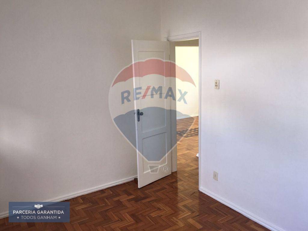 Apartamento à venda com 2 quartos, 55m² - Foto 13