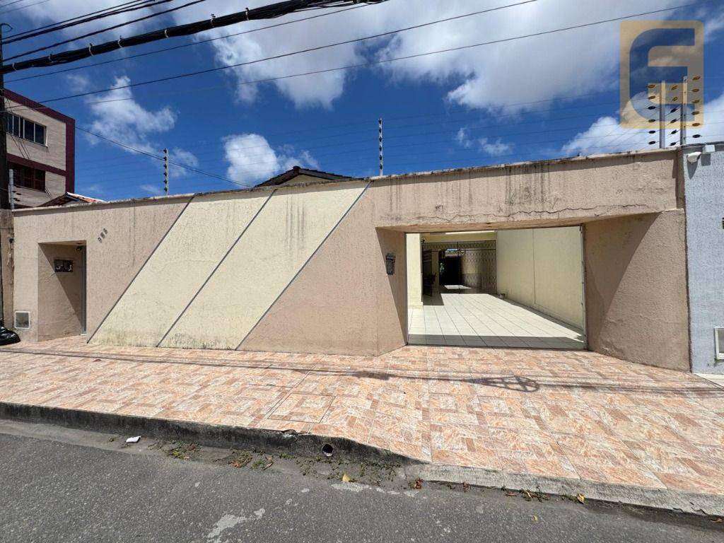 Casa, 5 quartos, 190 m² - Foto 1