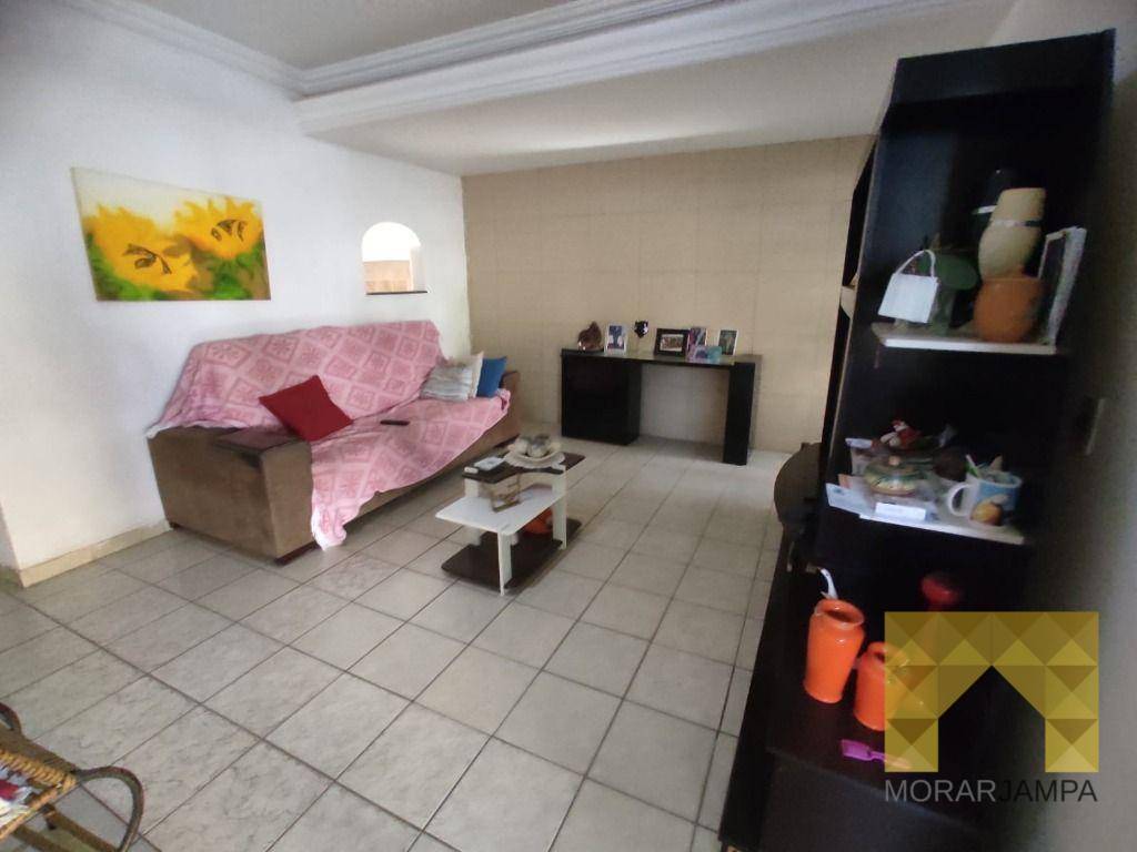 Casa à venda com 3 quartos, 10m² - Foto 2