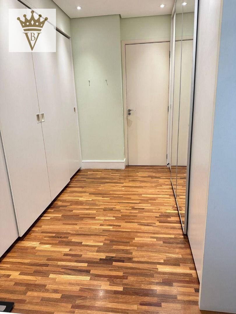 Apartamento para alugar com 3 quartos, 202m² - Foto 11