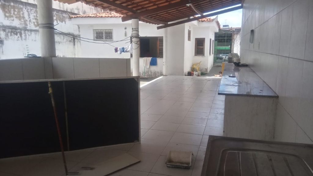 Casa à venda com 3 quartos, 200m² - Foto 7