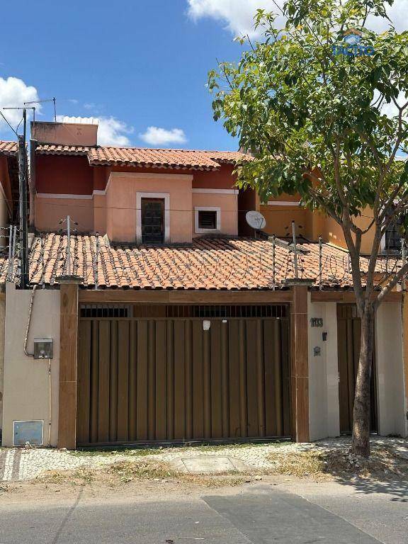 Casa à venda com 3 quartos, 120m² - Foto 1