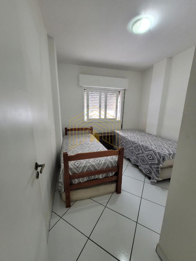 Apartamento à venda com 2 quartos, 70m² - Foto 35