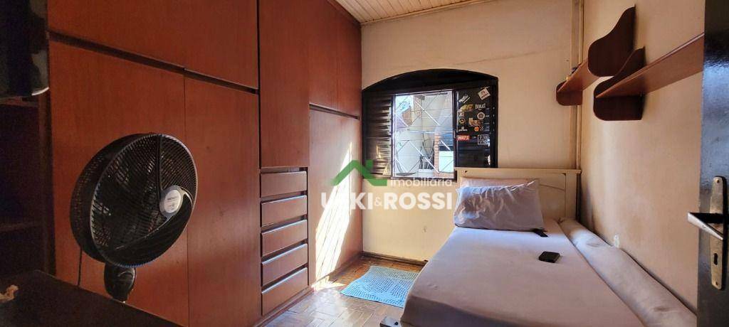 Casa à venda com 3 quartos, 131m² - Foto 12