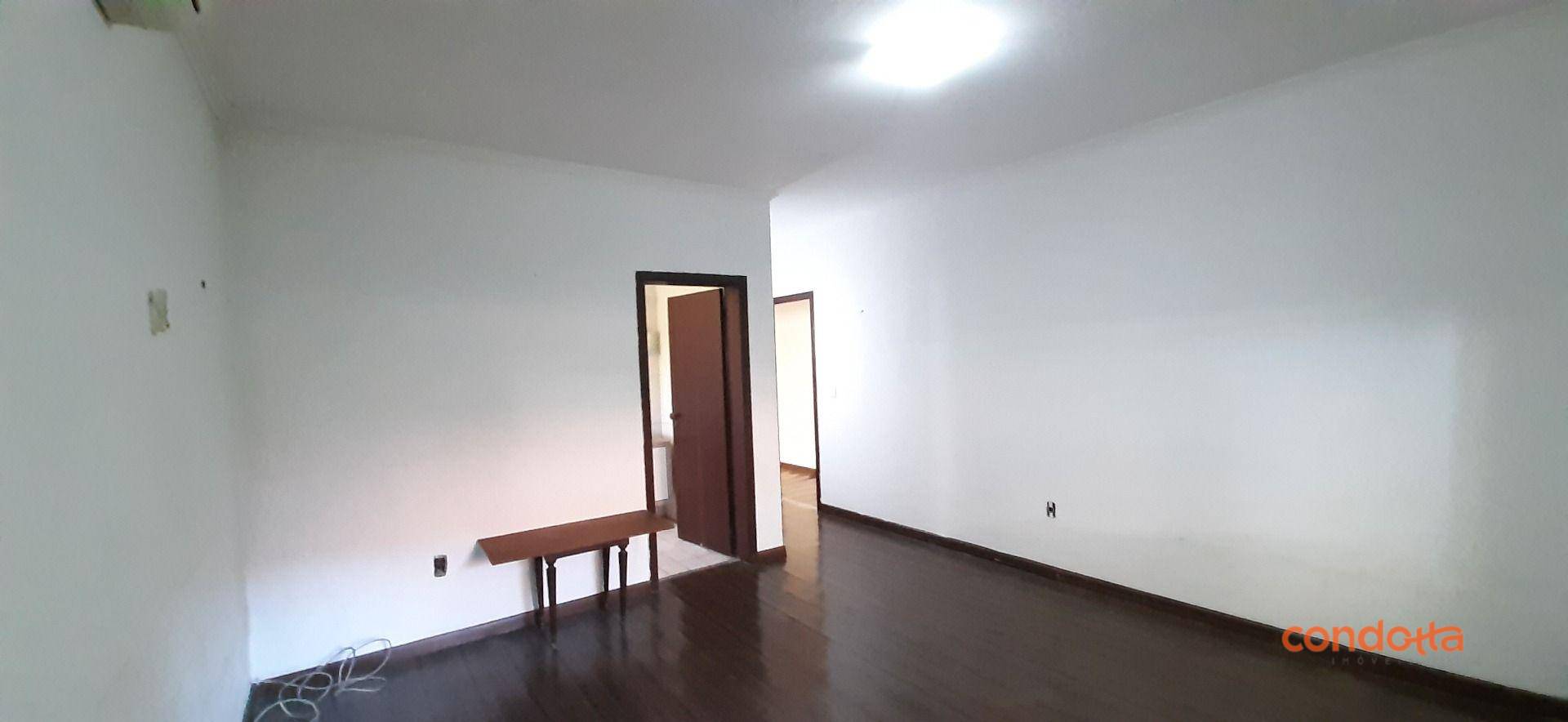 Casa para alugar com 4 quartos, 331m² - Foto 25