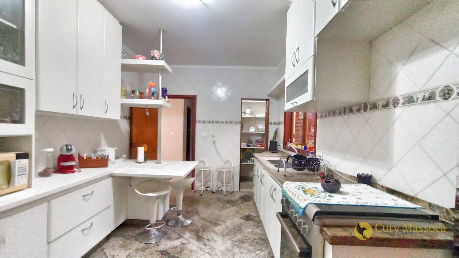 Casa de Condomínio para alugar com 3 quartos, 220m² - Foto 3