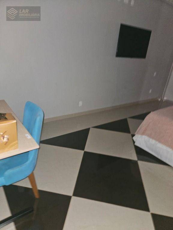 Casa de Condomínio para alugar com 4 quartos, 500m² - Foto 25