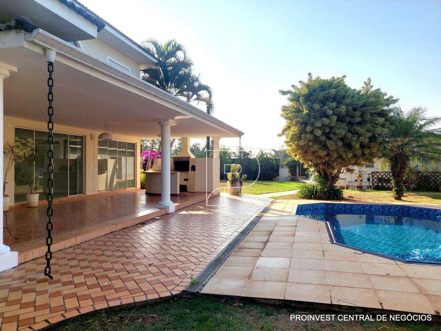 Casa de Condomínio à venda com 4 quartos, 381m² - Foto 1