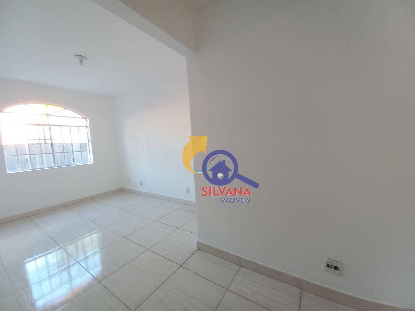 Apartamento para alugar com 3 quartos, 110m² - Foto 2