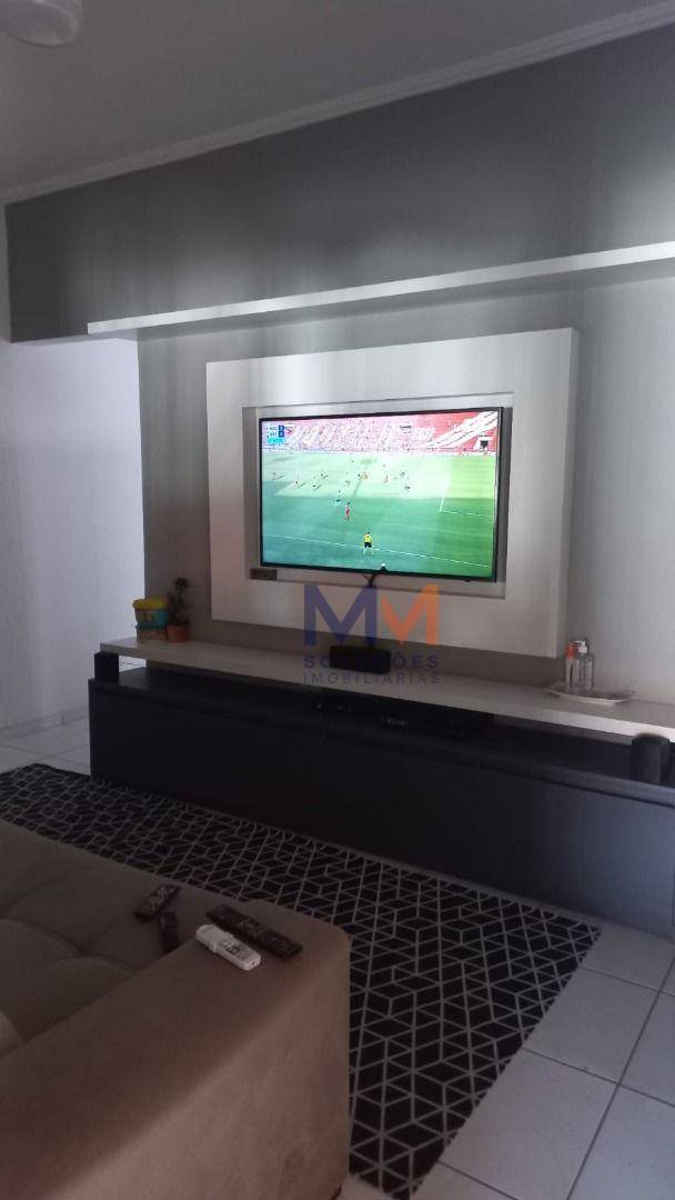 Casa à venda com 2 quartos, 70m² - Foto 3
