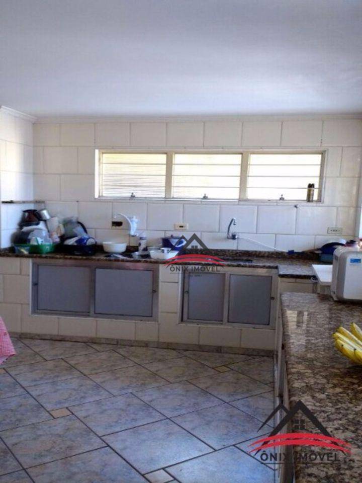 Casa à venda com 3 quartos, 200m² - Foto 29