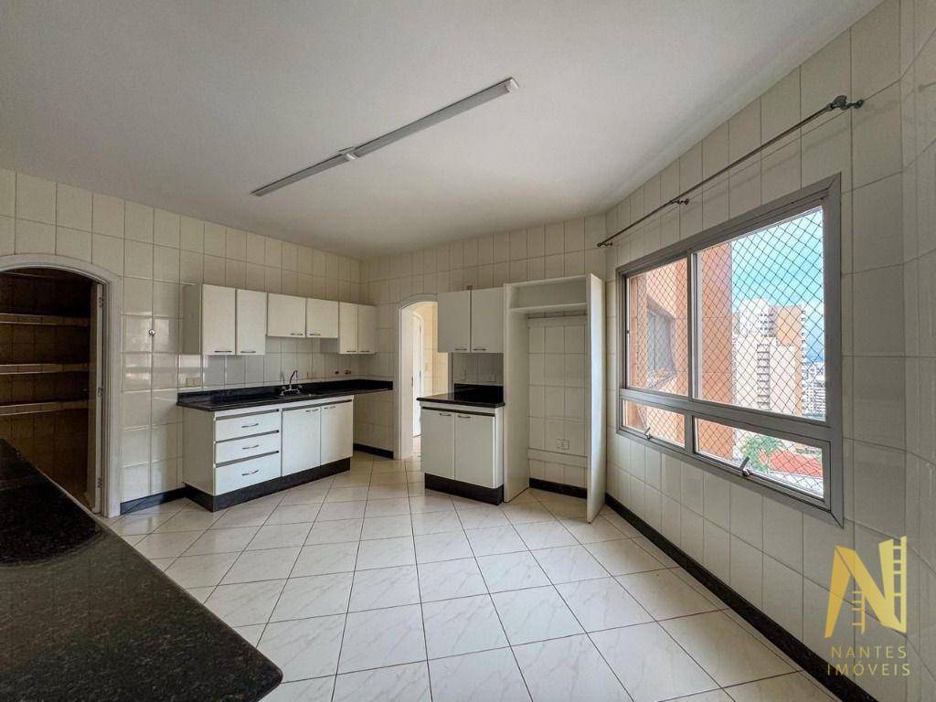 Apartamento à venda com 3 quartos, 298m² - Foto 12