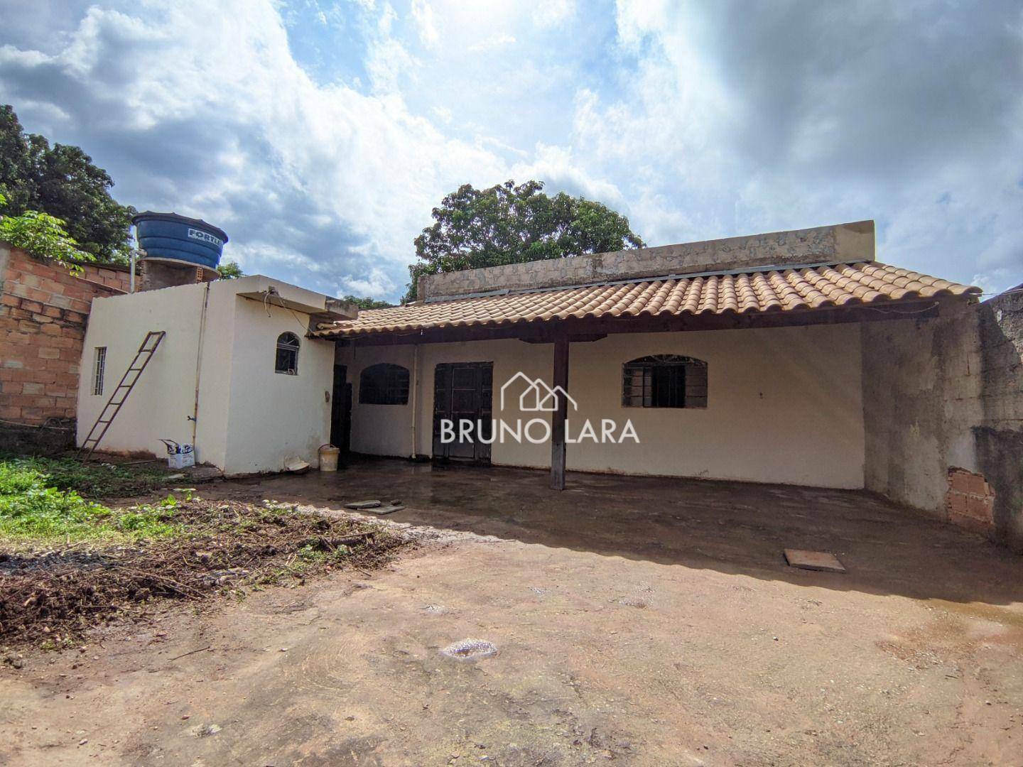 Casa à venda com 2 quartos, 100m² - Foto 2