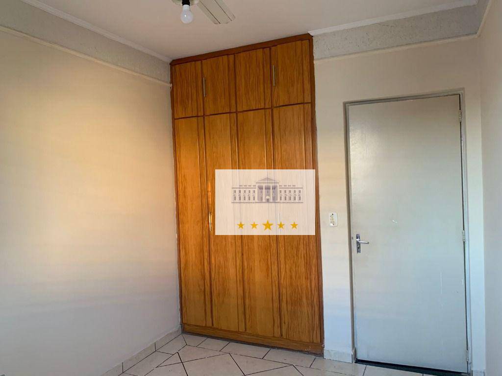 Apartamento à venda com 3 quartos, 77m² - Foto 4