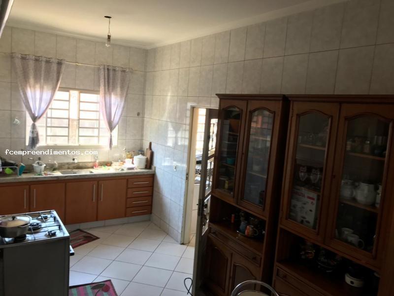 Casa à venda com 3 quartos, 970m² - Foto 7