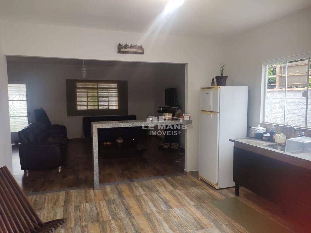 Casa à venda com 2 quartos, 200m² - Foto 15