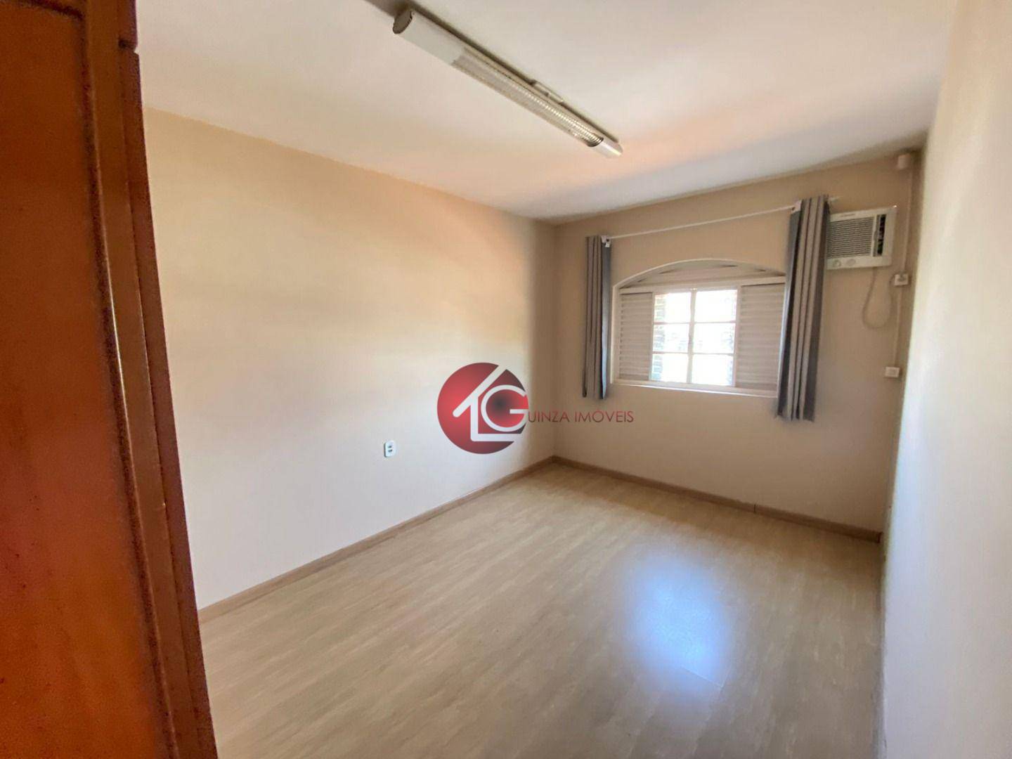 Casa à venda com 3 quartos, 230m² - Foto 11