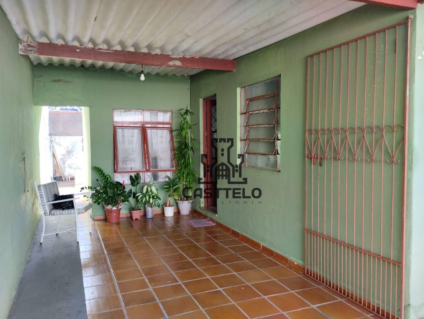 Casa à venda com 2 quartos, 90m² - Foto 1