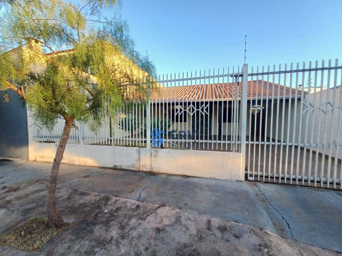 Casa à venda com 3 quartos, 120m² - Foto 1