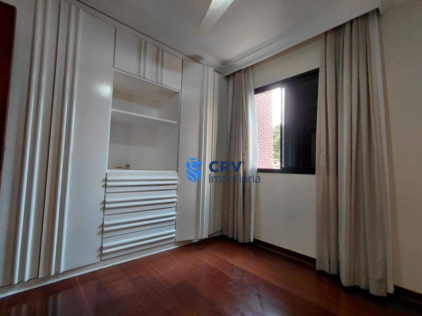Apartamento para alugar com 3 quartos, 101m² - Foto 8