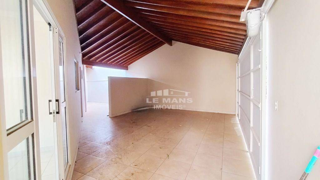 Casa à venda com 2 quartos, 109m² - Foto 4