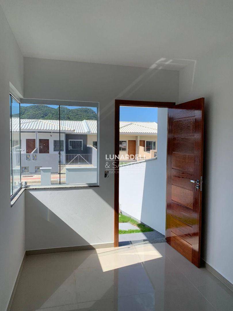 Casa à venda com 2 quartos, 49m² - Foto 14