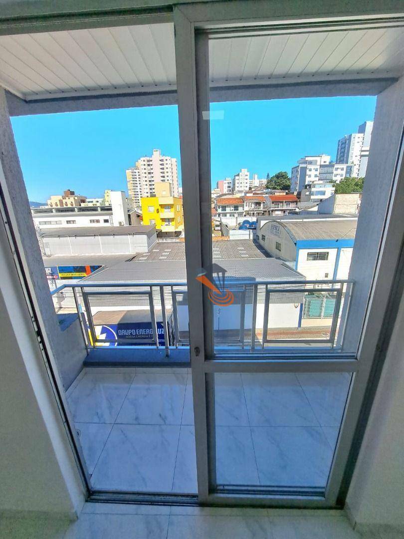 Apartamento à venda com 2 quartos, 61m² - Foto 9