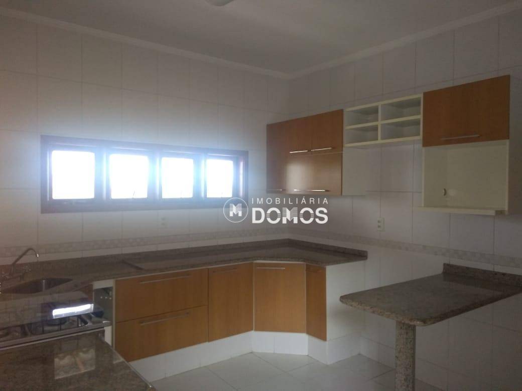 Casa à venda com 3 quartos, 193m² - Foto 9