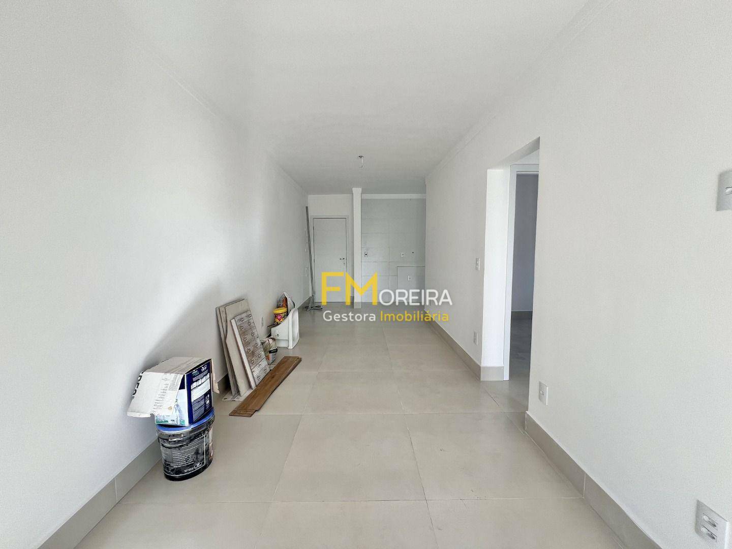 Apartamento à venda com 2 quartos, 77m² - Foto 3