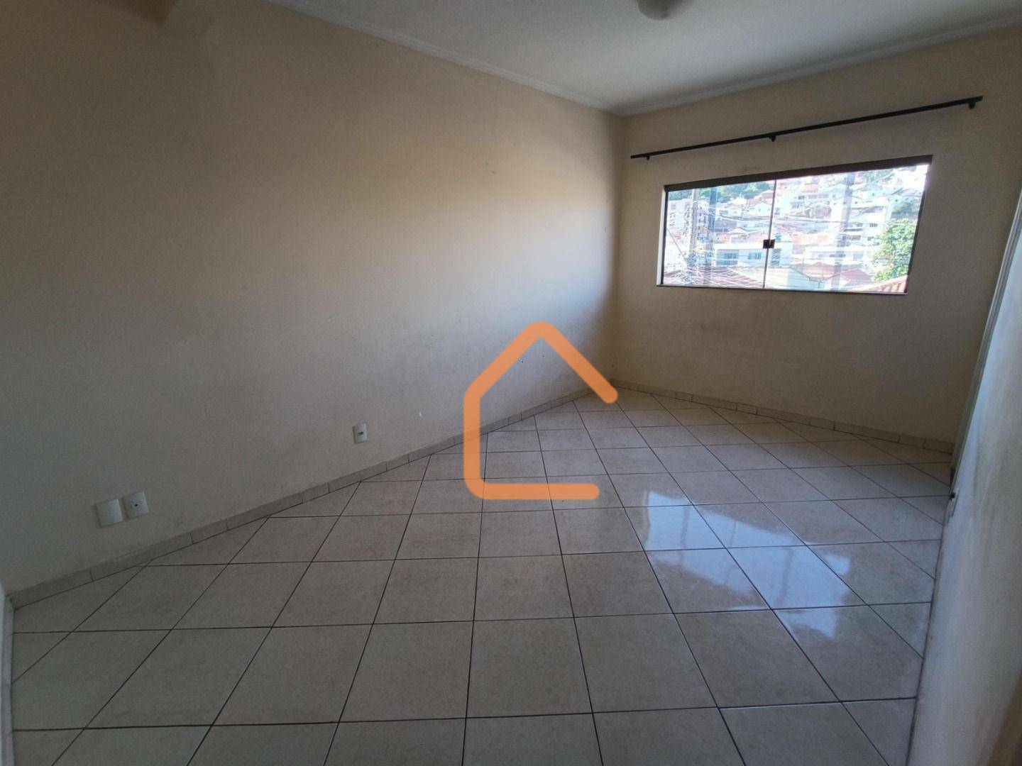 Apartamento para alugar com 3 quartos, 170m² - Foto 2