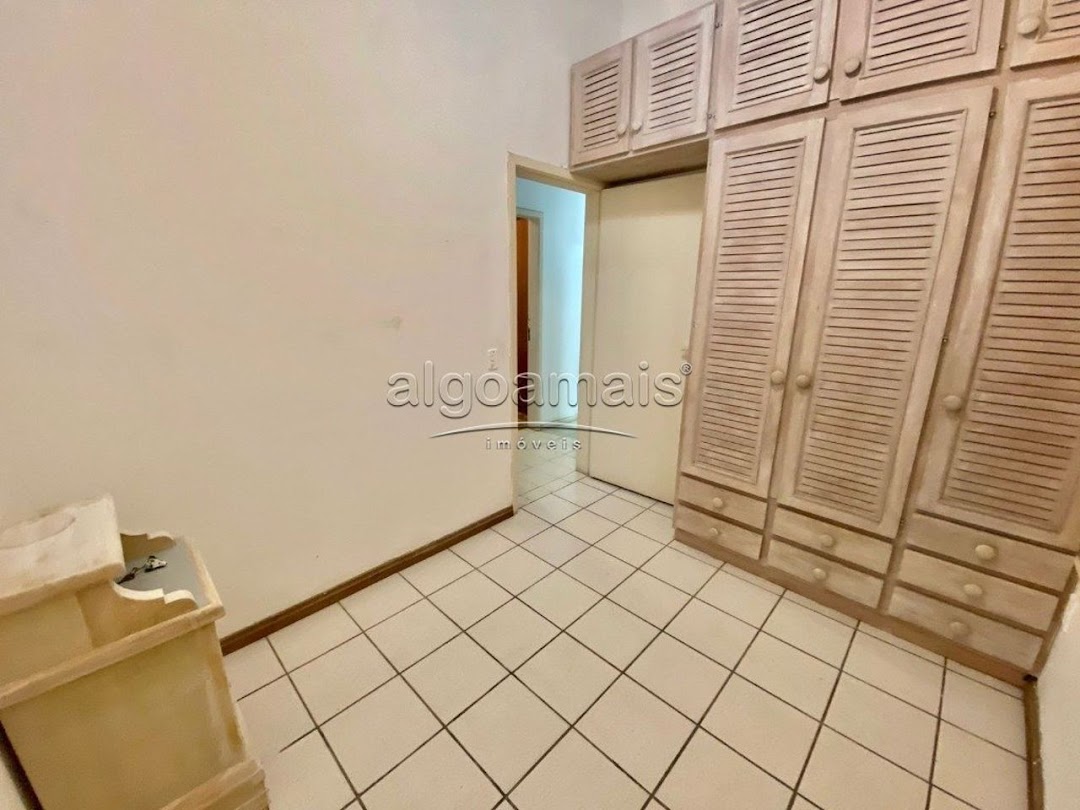 Casa à venda com 4 quartos, 200m² - Foto 18